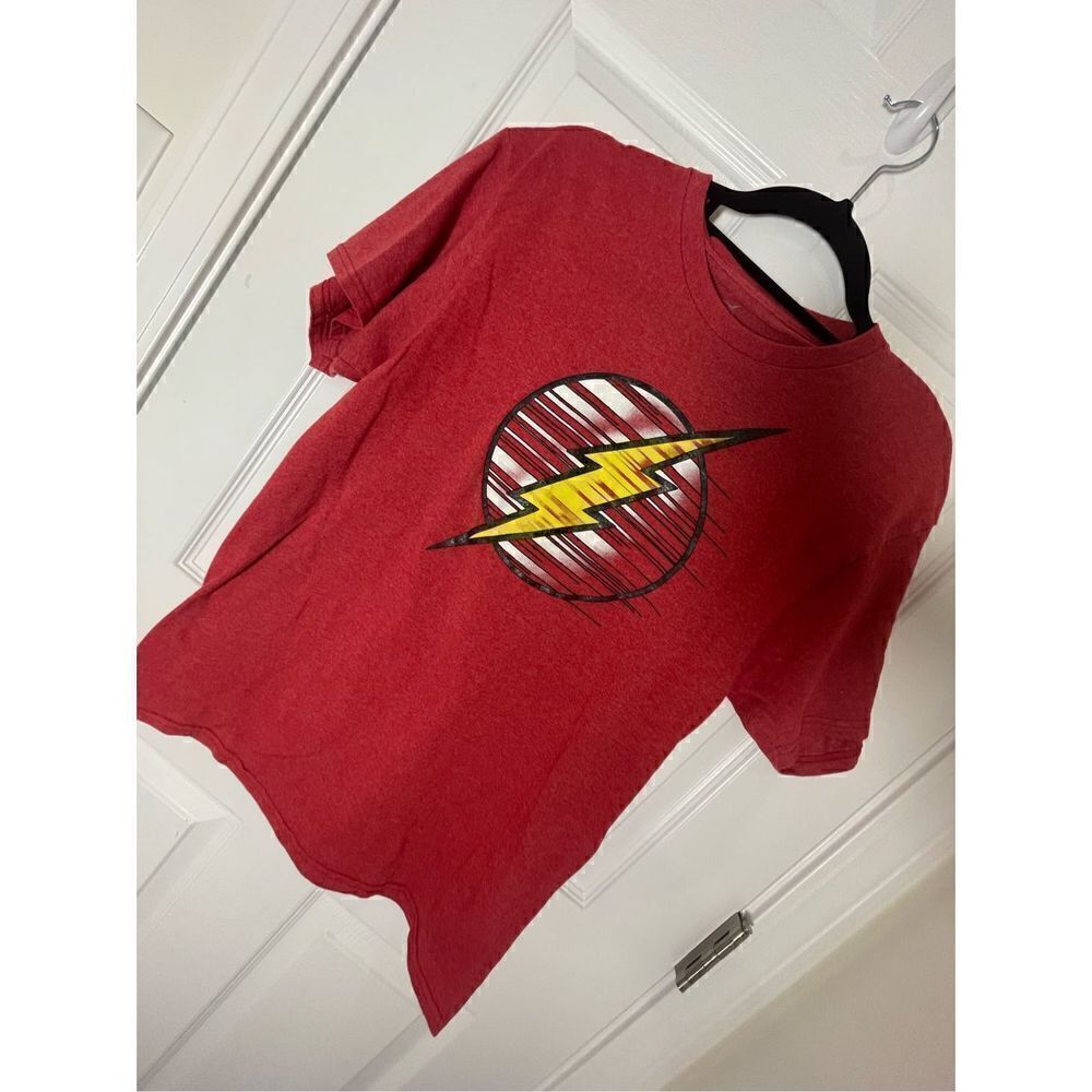 The Flash mens tshirt medium red short sleeve